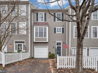2548 Brenton Point Dr, Reston, VA 20191