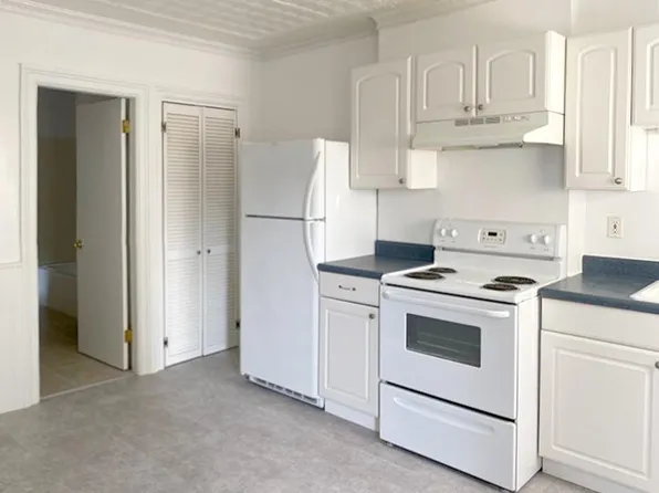 1110 5th Ave #1, Troy, NY 12180