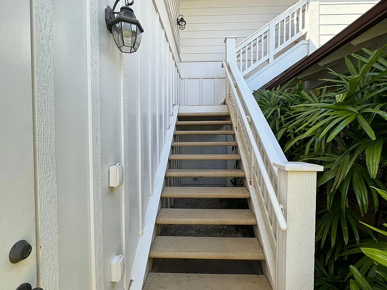 92-1214 Olani St #UPSTAIRS — Photo 6