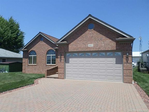 5th image of 9817 Saint John Dr
