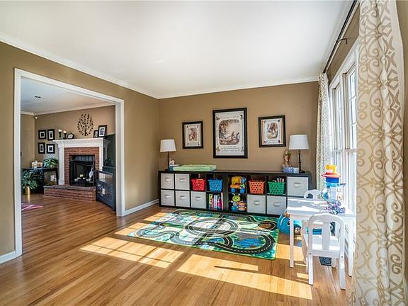 4th image of 3024 Summer Point Dr