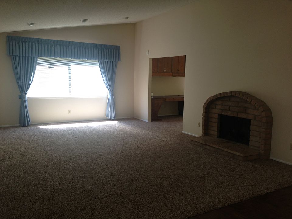 2nd image of 537 W Avenue J13