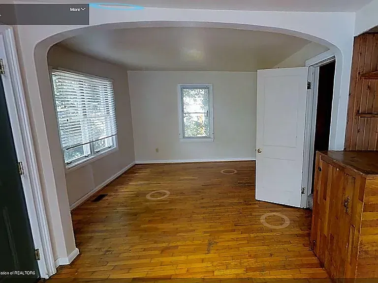 4 bed, 1031 sqft, $2,500 — Photo 4