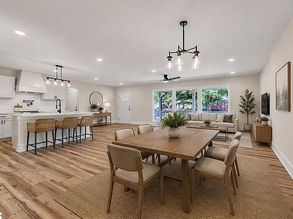 2nd image of 8 Alvin Dr