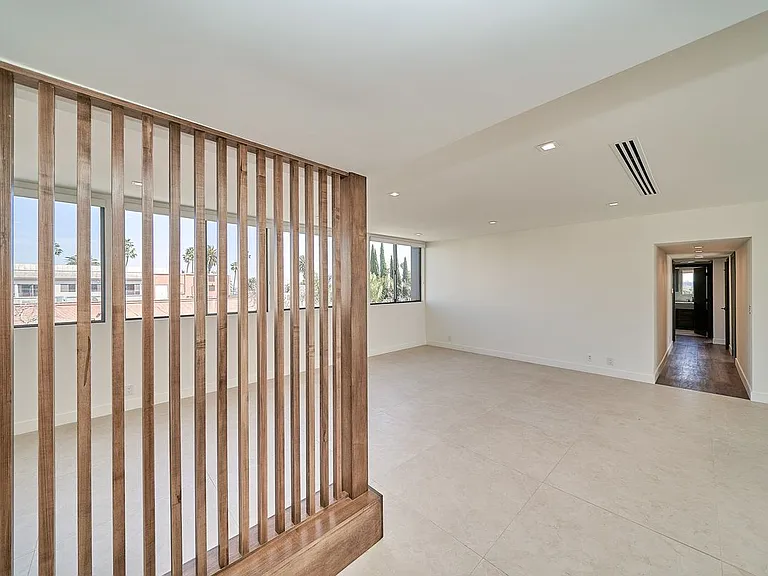 145 S Maple Dr #Penthouse 401 — Photo 3