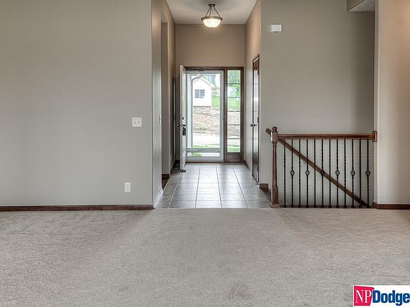 3rd image of 713 Castle Pine Dr