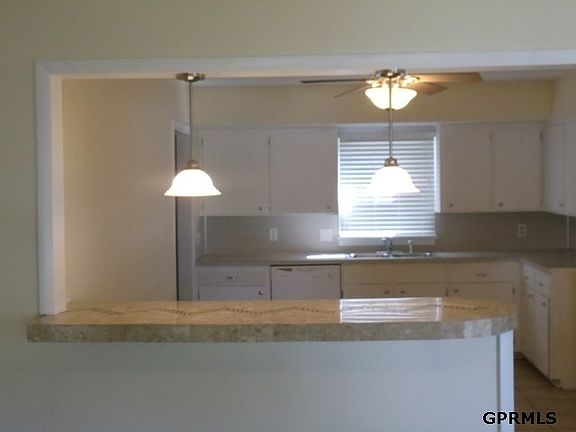 3rd image of 5229 Southern Manor Dr