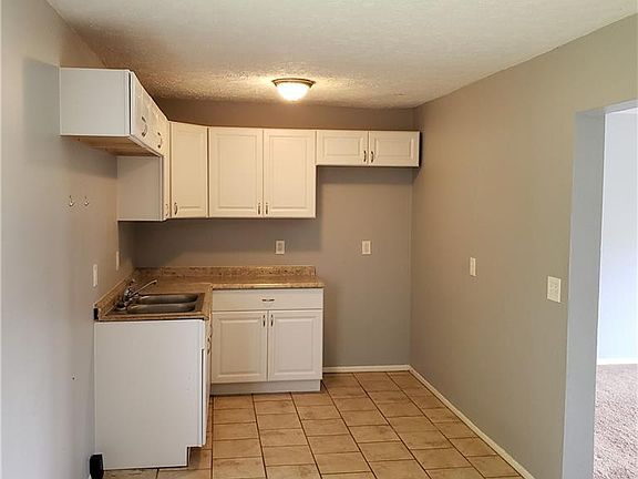 2nd image of 4725 Chelsea Dr
