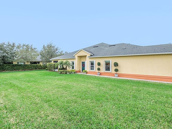 3rd image of 3119 Vallejo Way