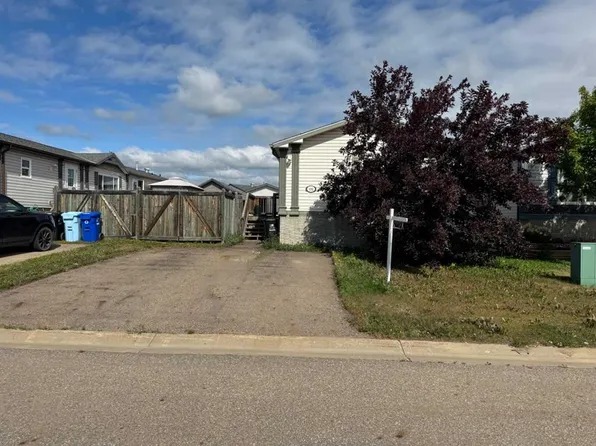 192 SE Elm St, Wood Buffalo, AB T9K 0K1