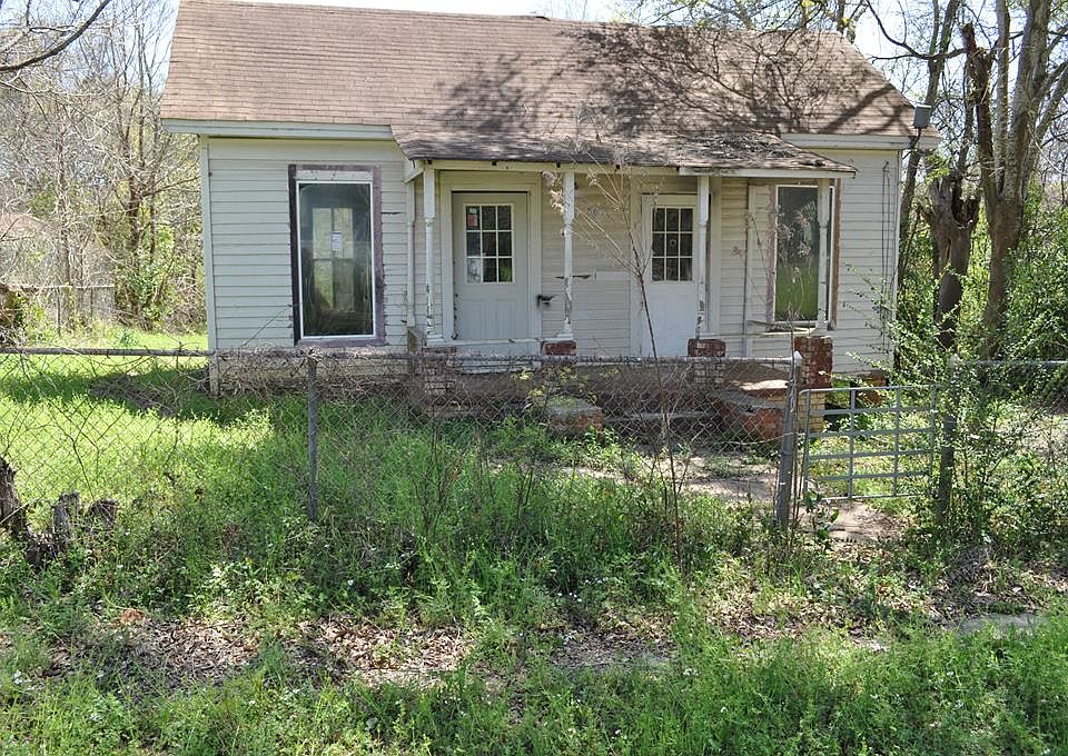 1st image of 604 Burkitt St
