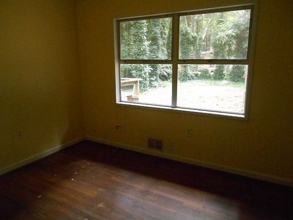 5th image of 3531 Raymond Dr