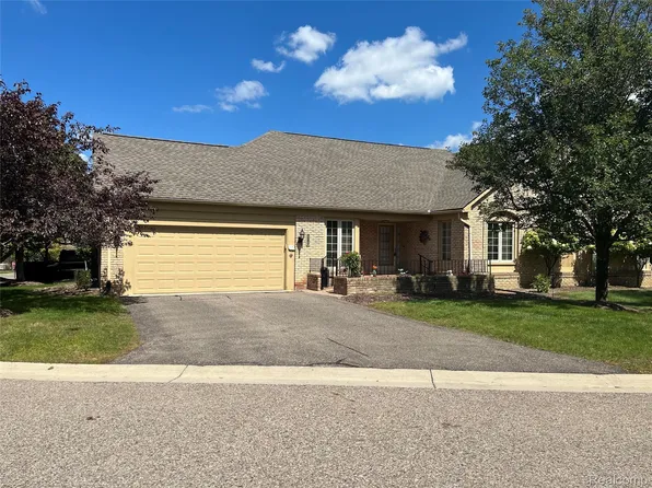 6319 Celeste Rd, West Bloomfield, MI 48322