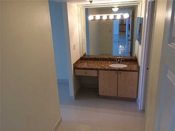 5th image of 20301 W Country Club Dr APT 2630