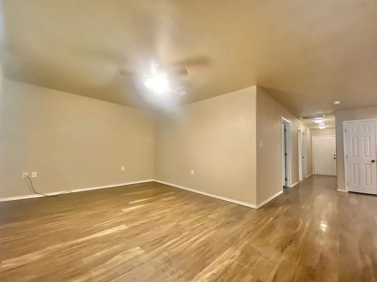 1512 E Ursuline St #2 — Photo 3