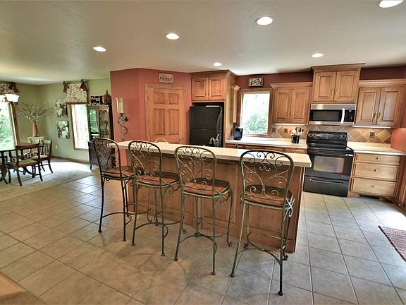 Kitchen /Dining Room
