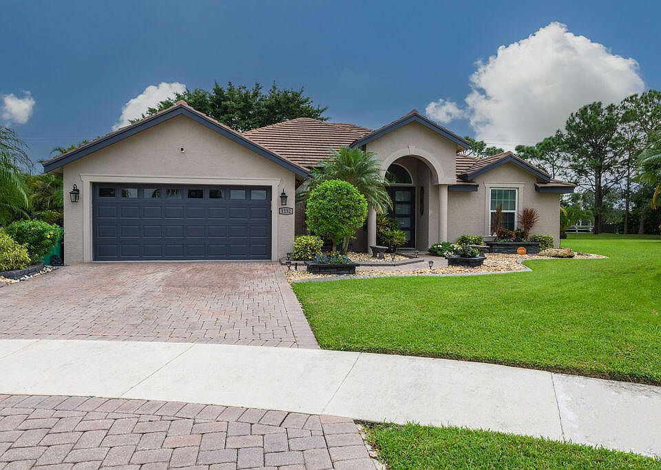 1st image of 1232 SW Briarwood Drive