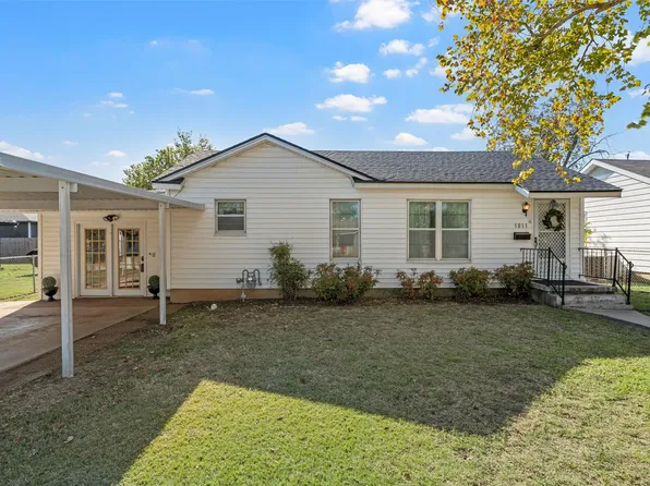 1011 Pierce St, Mc Gregor, TX 76657