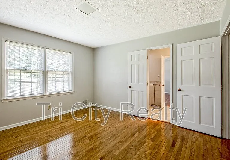 630 Hawthorne Pl — Photo 29