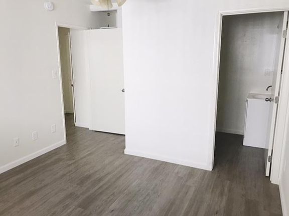 5th image of 4725 Ventura Canyon Ave #A2