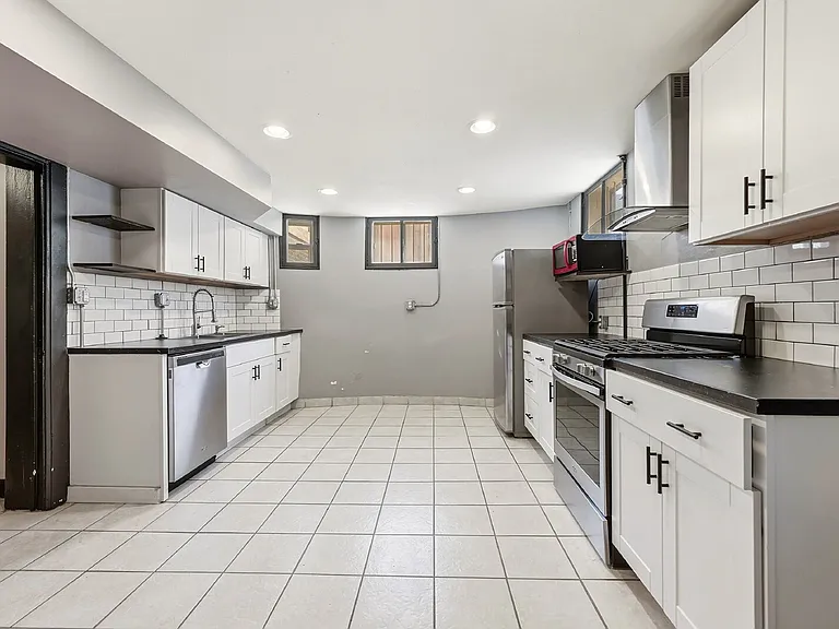 1525 Madison St — Photo 33