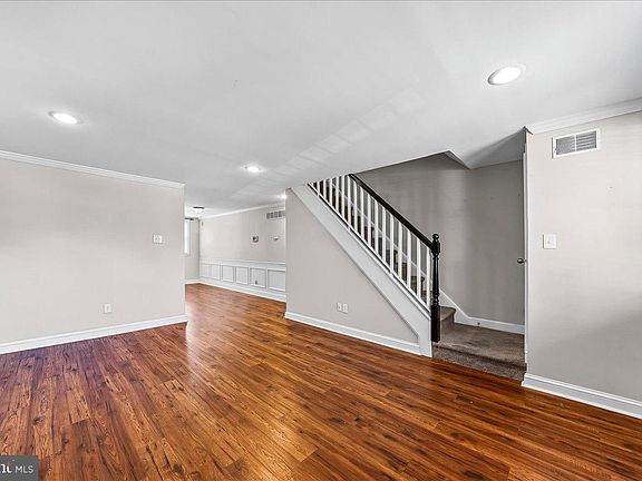 2nd image of 1160 Brookwood Ln