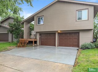 8125 Hanover St, Omaha, NE 68122