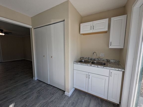 5th image of 2501 Case St APT 11