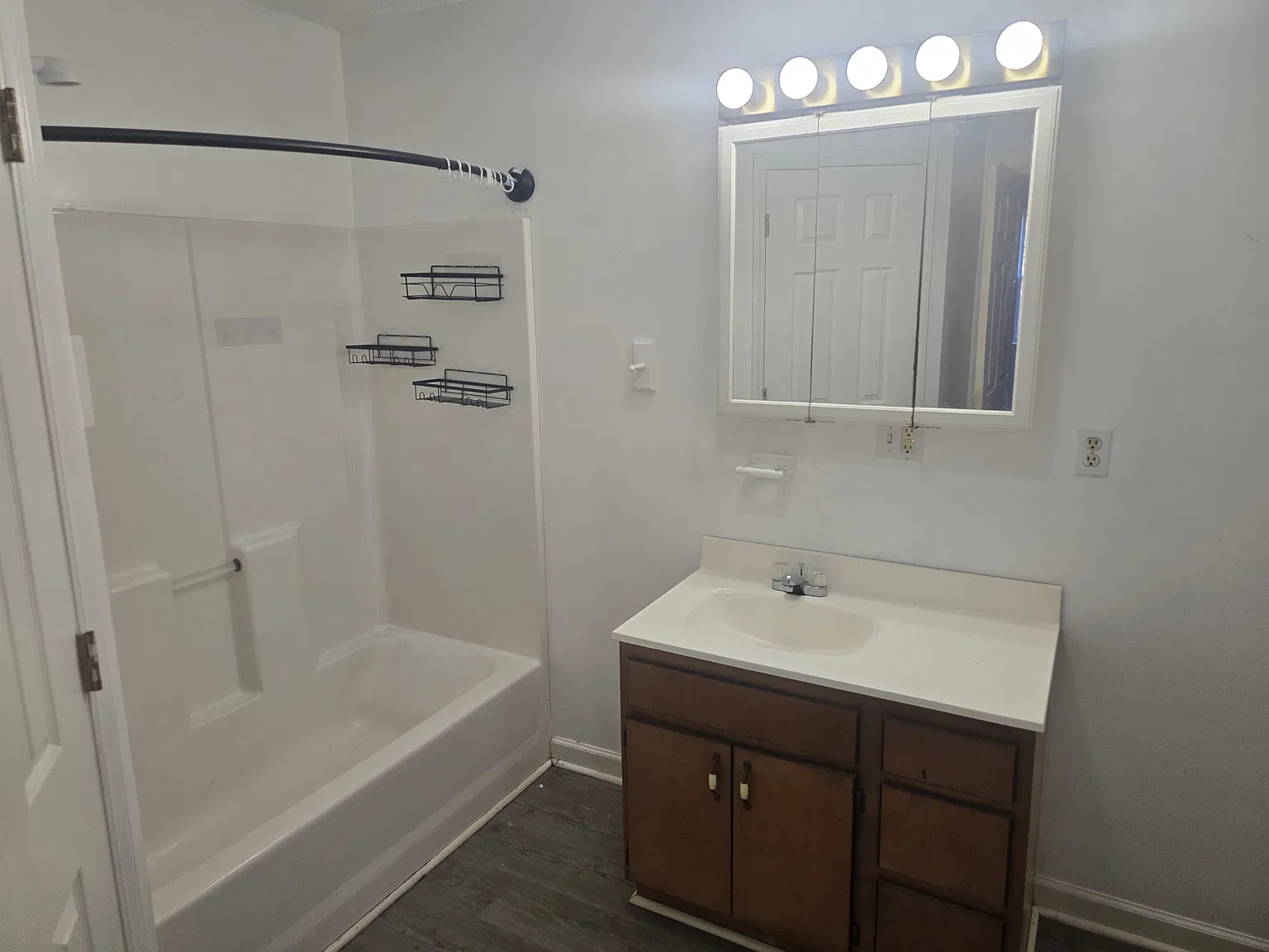 2 bed, 1.5 bath, 936 sqft, $850 — Photo 4