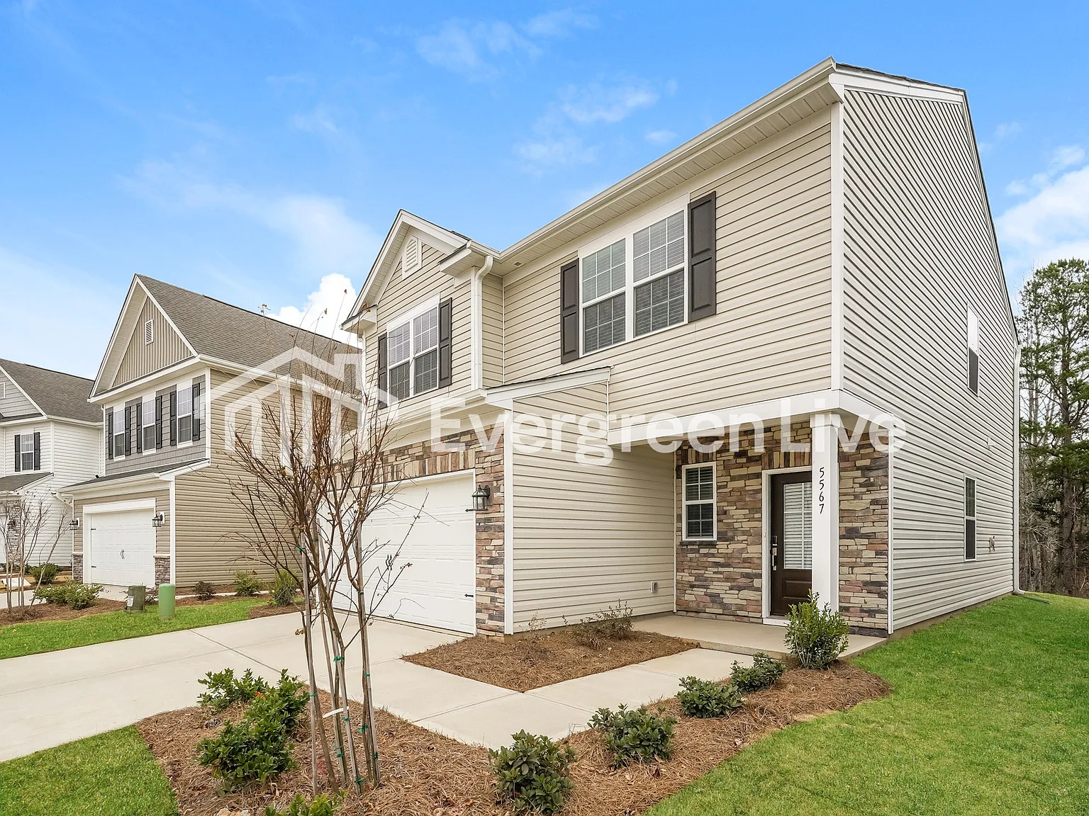 3 bed, 2.5 bath, 1735 sqft, $1,845 — Photo 2