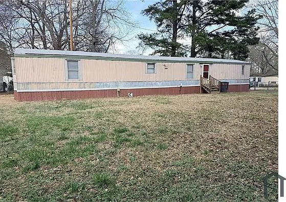 3 bed, $1,275 — Photo 2