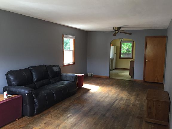 LARGE LIVINGROOM
