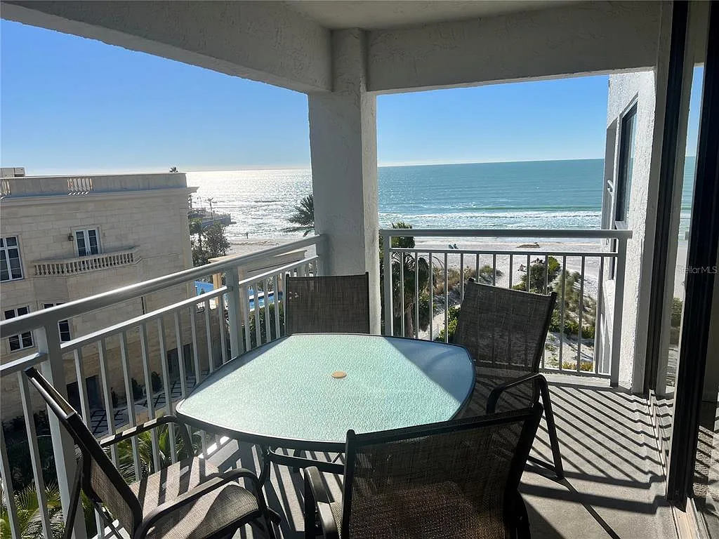2 bed, 2.0 bath, 1100 sqft, $12,030 — Photo 2