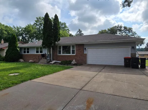 1728 Duluth St N, Maplewood, MN 55109