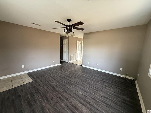 3rd image of 903 3rd St