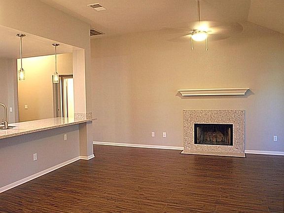 5th image of 2200 Larston Ln