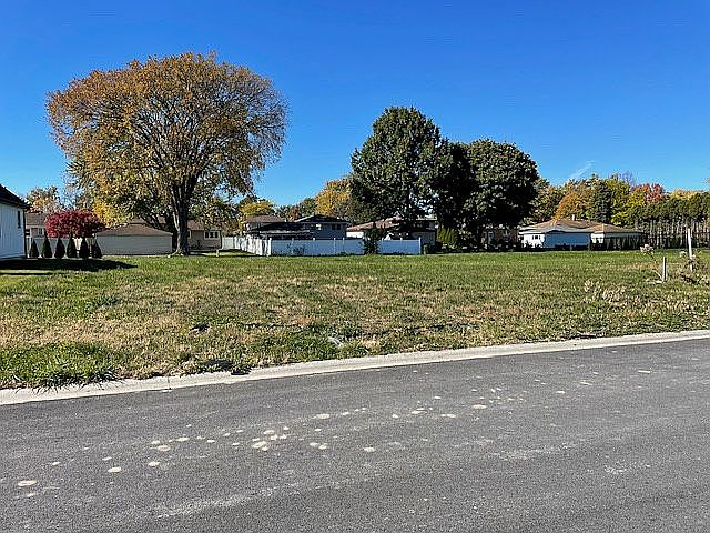 1st image of 8224 Castle Dr