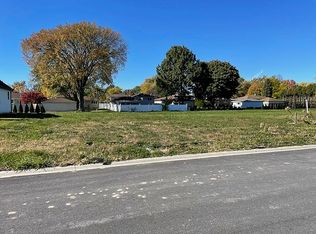 8224 Castle Dr, Munster, IN 46321