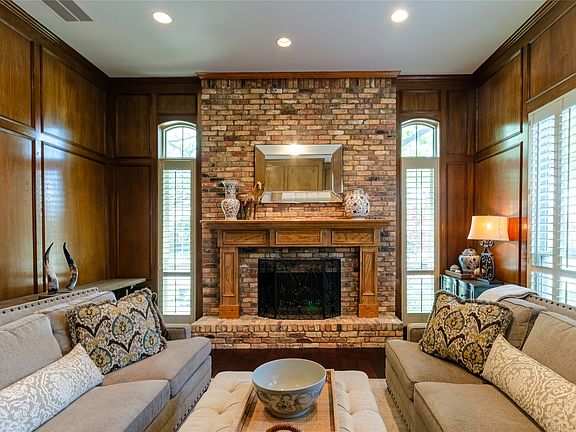 5th image of 2605 Rothland Ln