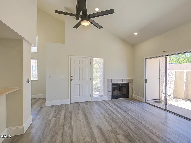 2019 W Lemon Tree Pl — Photo 9