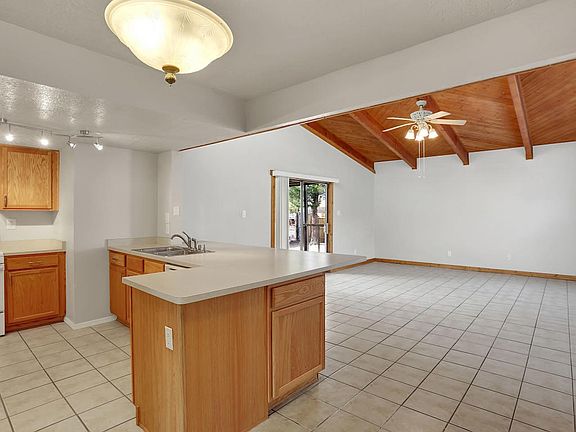 Kitchen_-_Family_Room