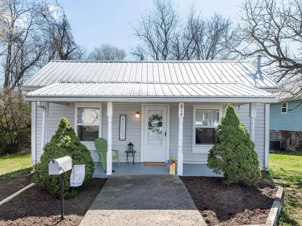 814 N Bayard Ave, Waynesboro, VA 22980