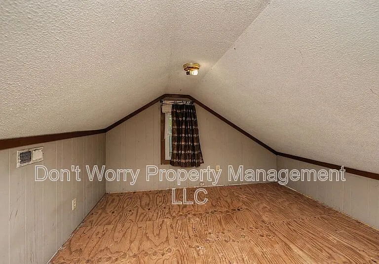 3504 Brevard St — Photo 10