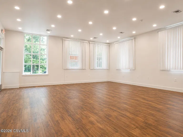 117 N Market St — Photo 9