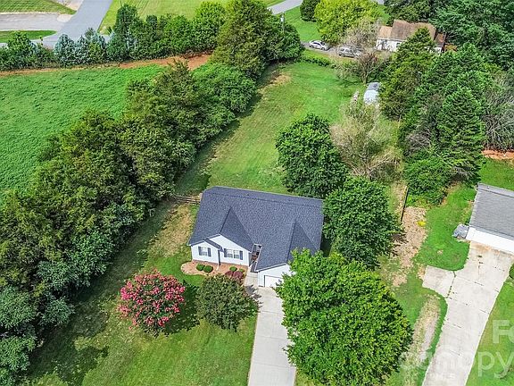 2nd image of 101 Mount Zion Dr