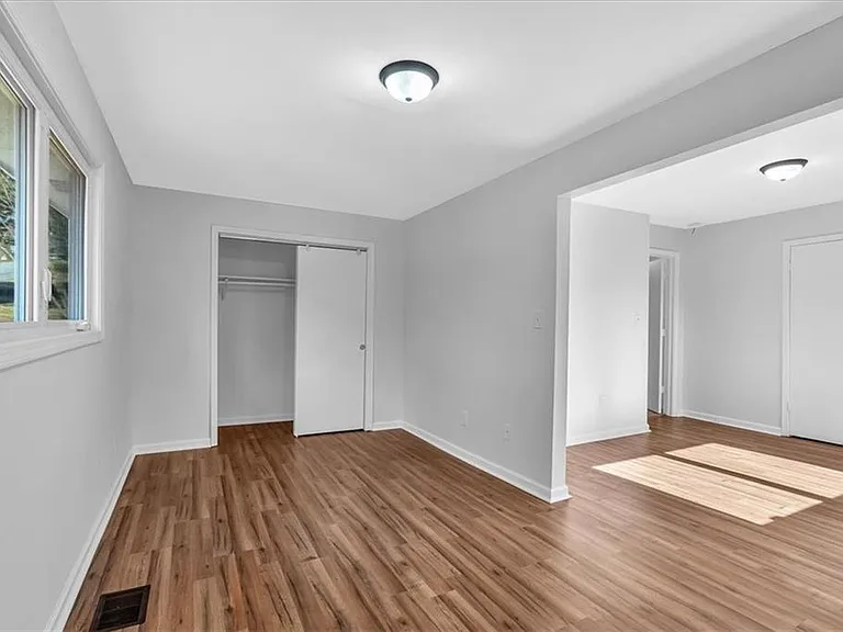 2142 Cloverdale Dr SE — Photo 44