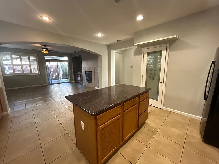 212 Riverbend Ln — Photo 13