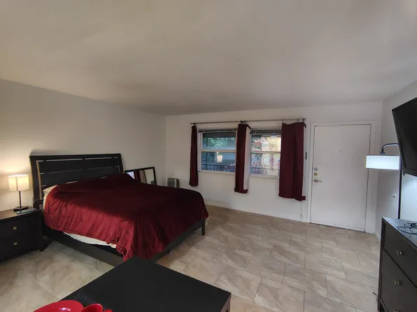 100 Lorenz Rd, San Antonio, TX