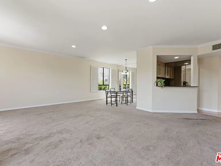 1315 Roxbury Dr #201 — Photo 5