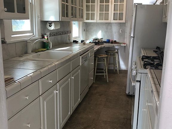 5th image of 1782 Cable St